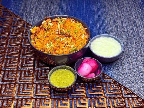 VEG BIRYANI WITH CURD
